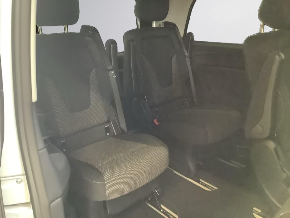 MERCEDES-BENZ V-Class 2024 — imagine 15