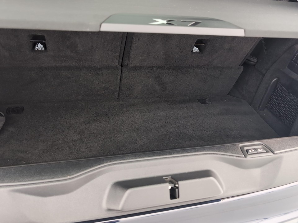 BMW X7 xDrive40i - foto 12