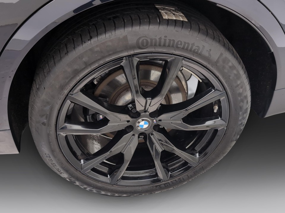 BMW X7 xDrive40i - foto 13