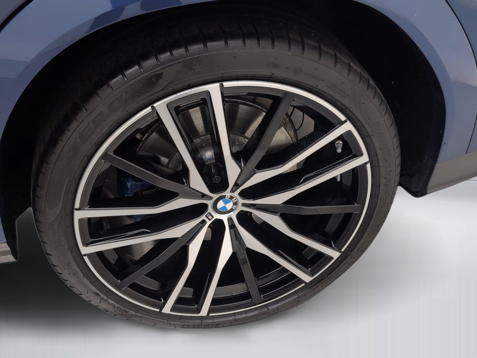 BMW X6 M50I - foto 14