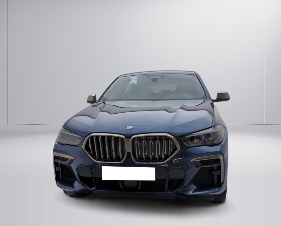 BMW X6 M50I (2)