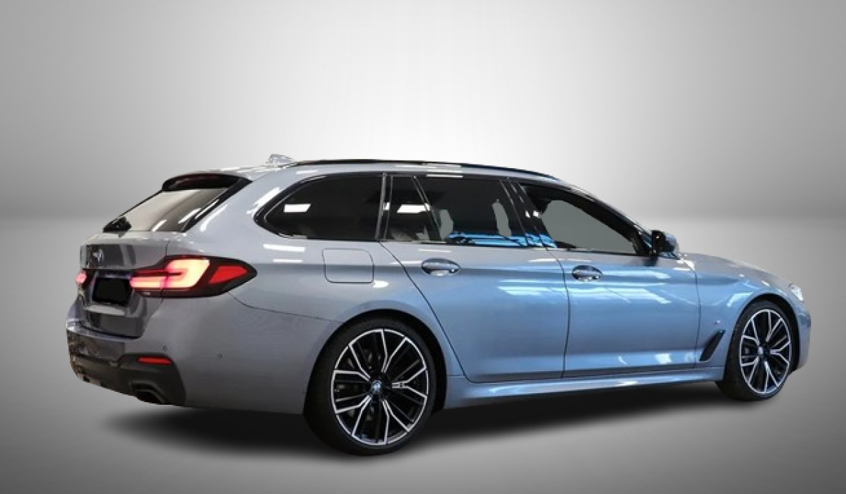 BMW Seria 5 540d xDrive Touring MHEV M-Sport (3)