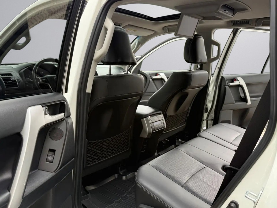 Toyota Land Cruiser - foto 11