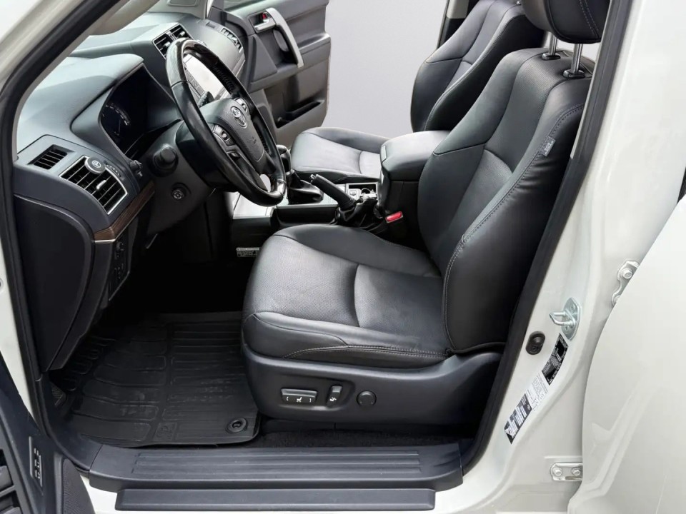 Toyota Land Cruiser - foto 10