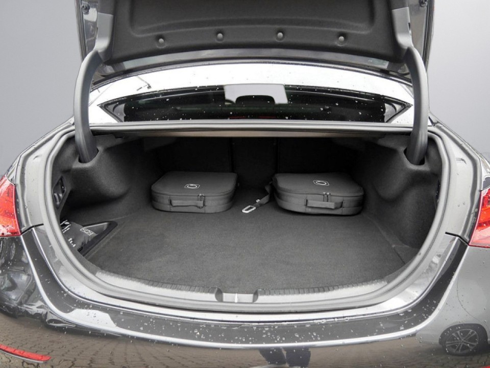 Mercedes-Benz C 400e 4MATIC - foto 19