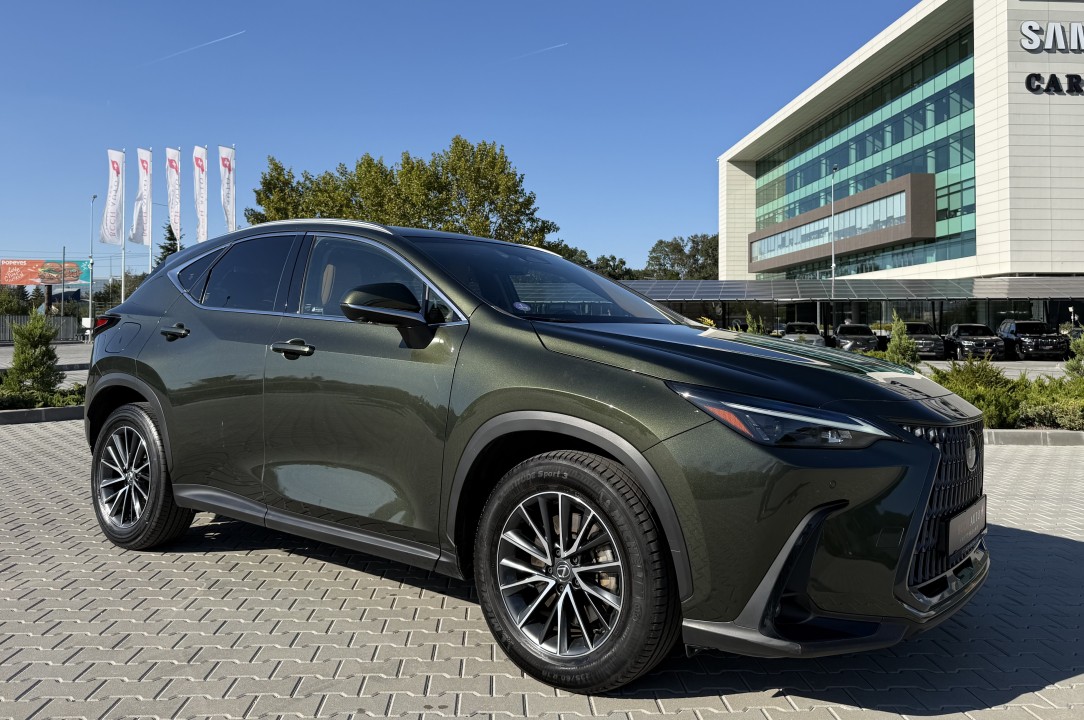 Lexus Seria NX 450h+ AWD Executive