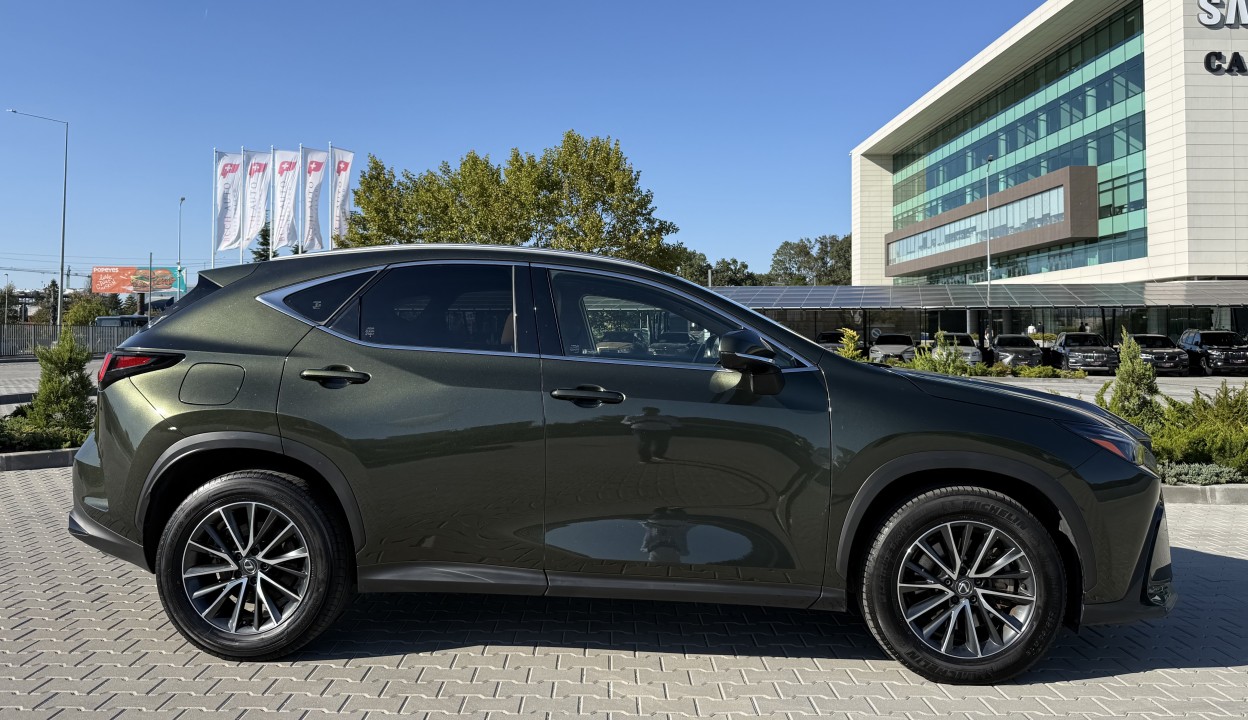 Lexus Seria NX 450h+ AWD Executive (2)