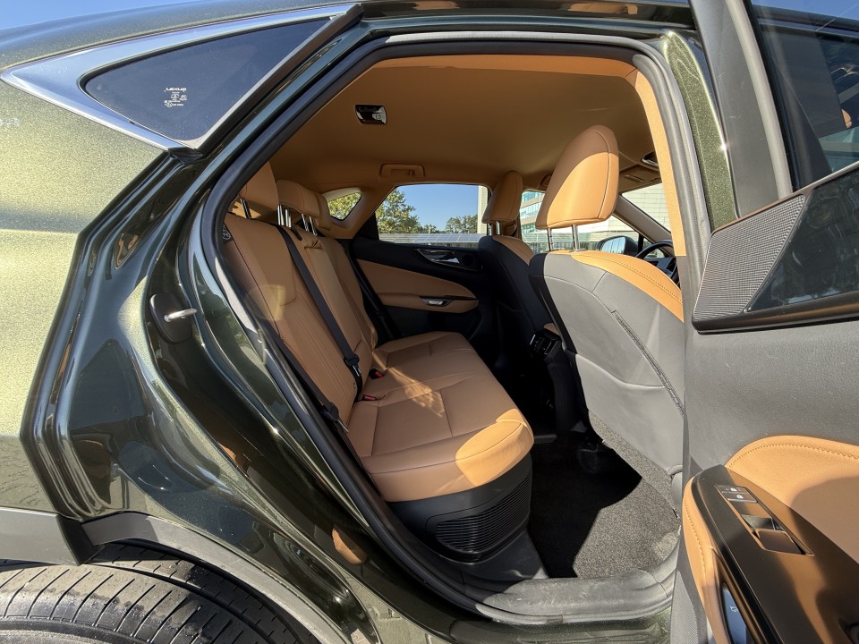 Lexus Seria NX 450h+ AWD Executive - foto 18