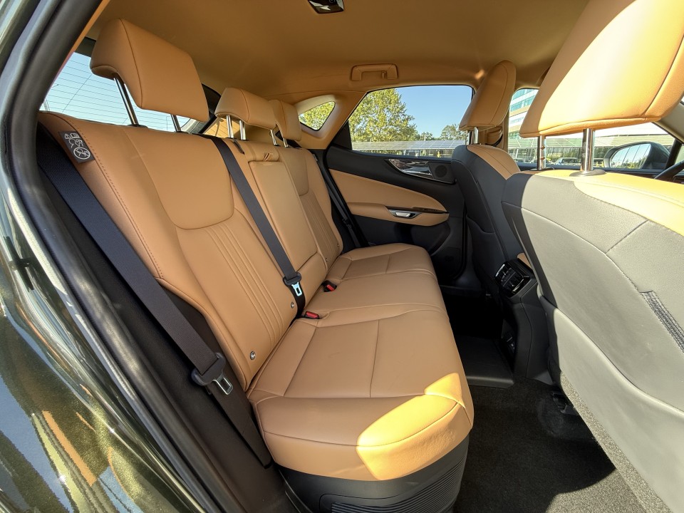 Lexus Seria NX 450h+ AWD Executive - foto 19