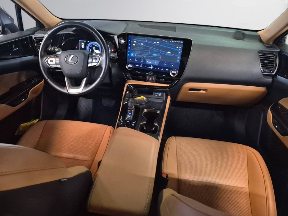 Lexus Seria NX 450h+ AWD Executive (5)
