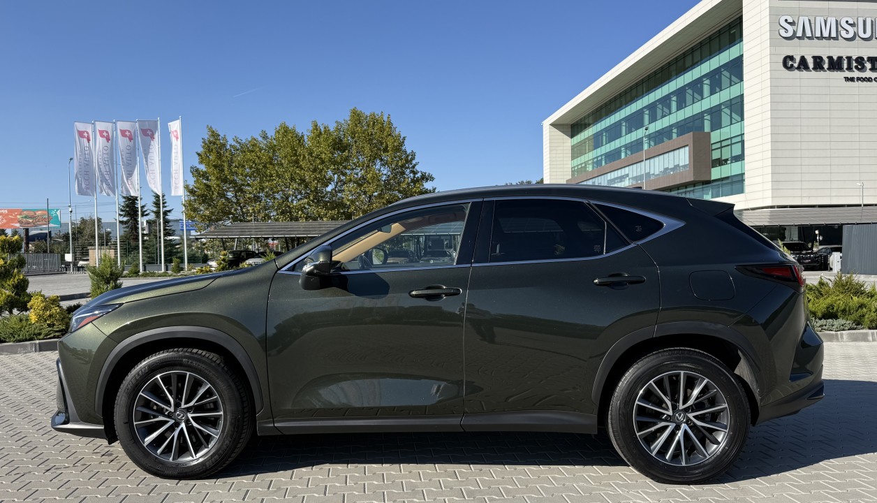 Lexus Seria NX 450h+ AWD Executive - foto 6
