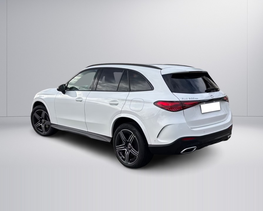 Mercedes-Benz GLC 300de 4MATIC AMG (5)