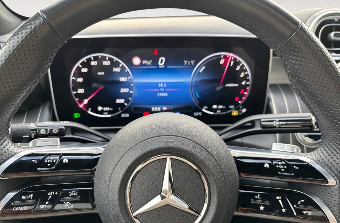 Mercedes-Benz GLC 300de 4MATIC AMG - foto 14