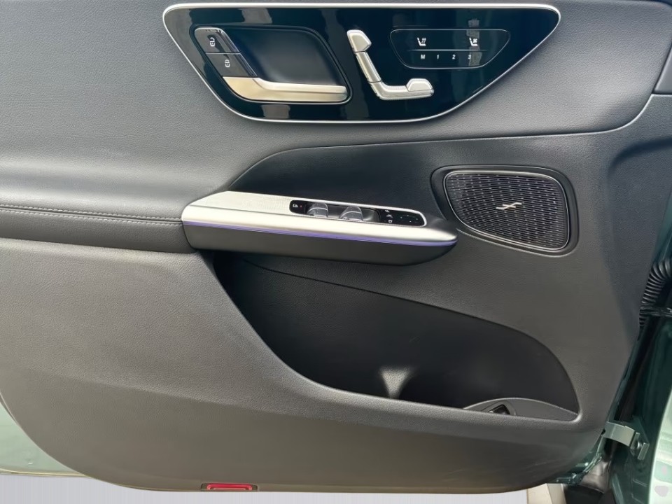 Mercedes-Benz GLC 300de 4MATIC AMG Line - foto 12