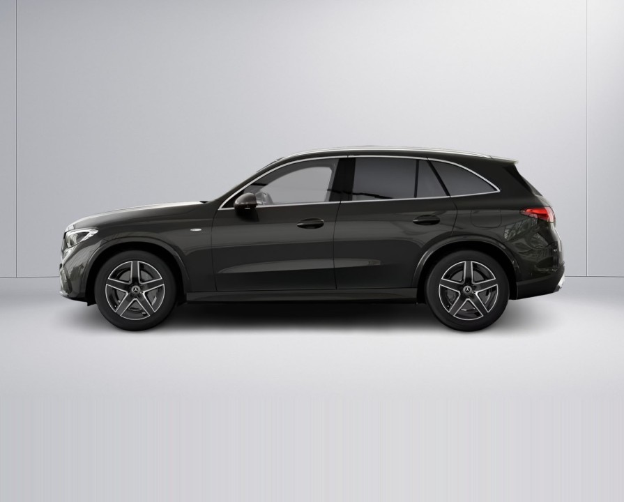 Mercedes-Benz GLC 300e 4MATIC AMG Line (3)