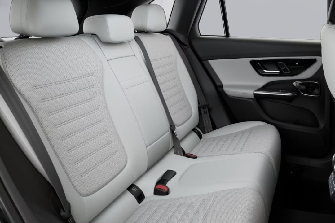 Mercedes-Benz GLC 300e 4MATIC AMG Line - foto 7