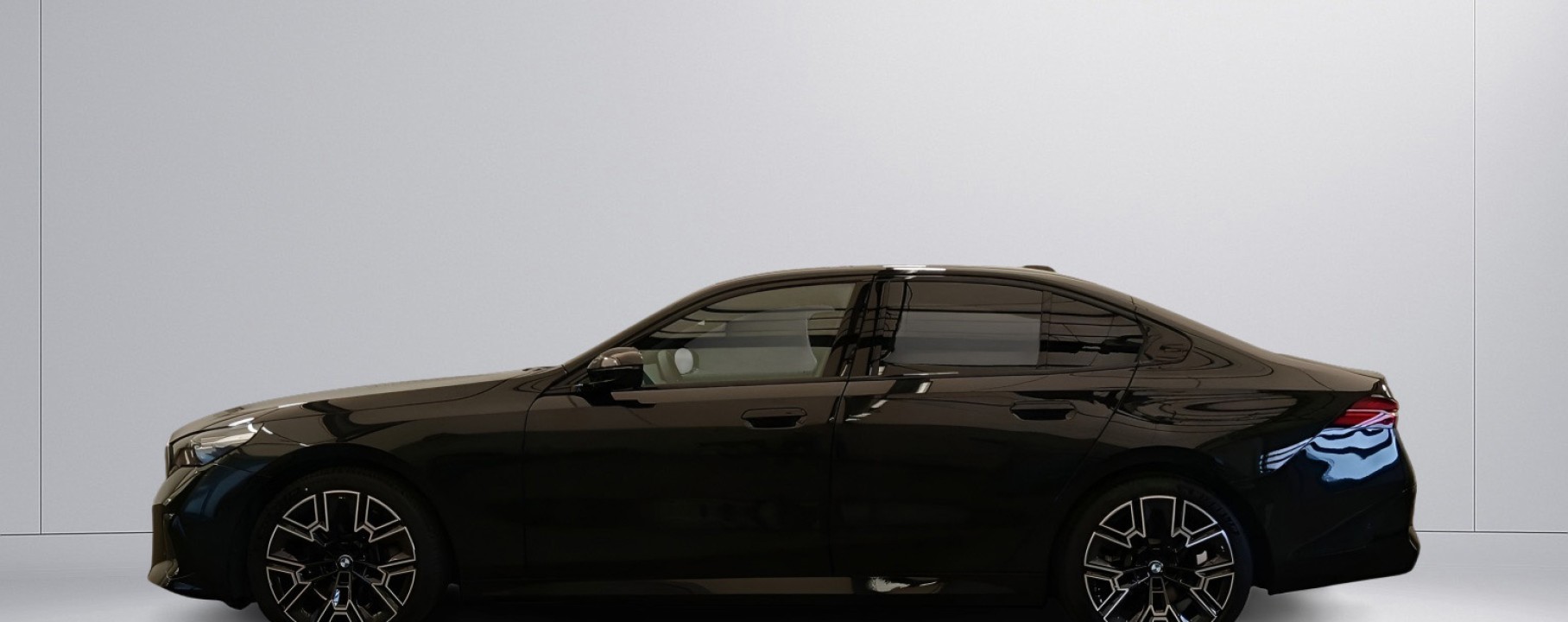 BMW Seria 5 520I (5)