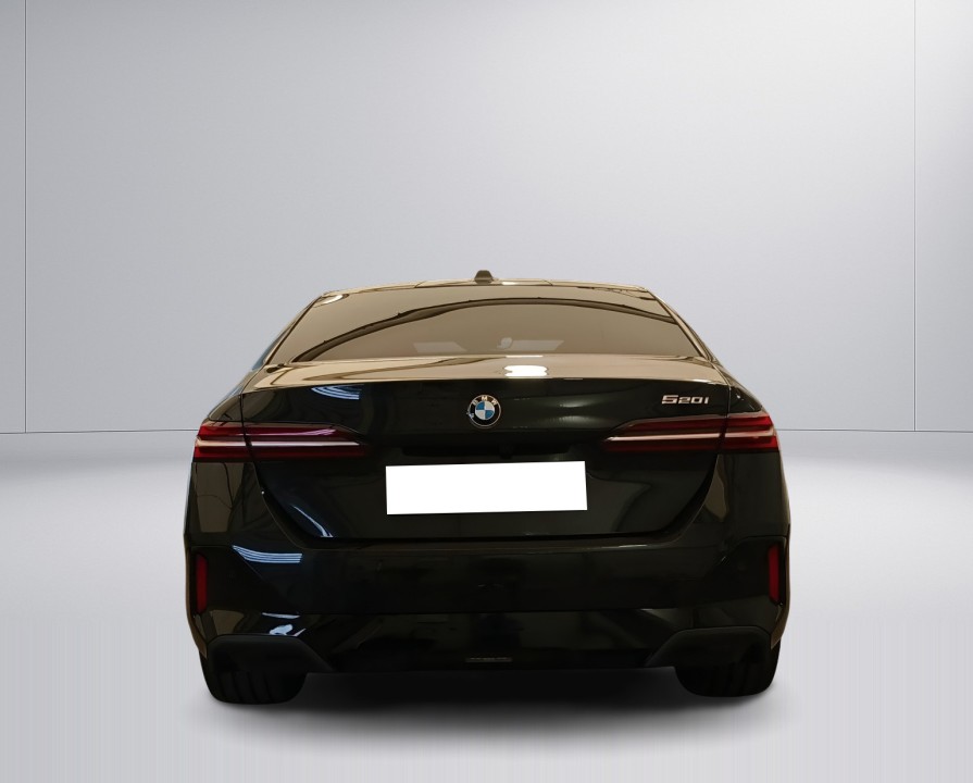 BMW Seria 5 520I (4)