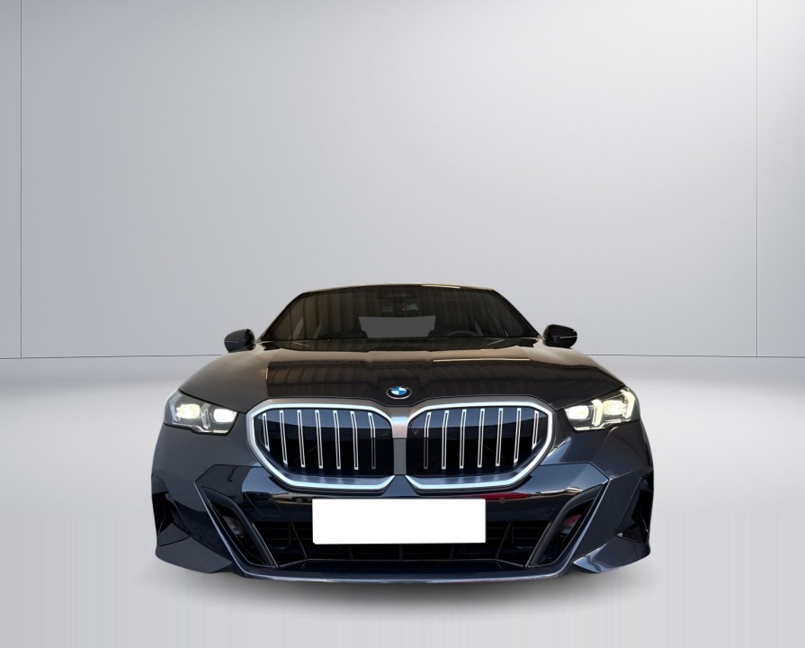 BMW 5 Series 2025 — imagine 16