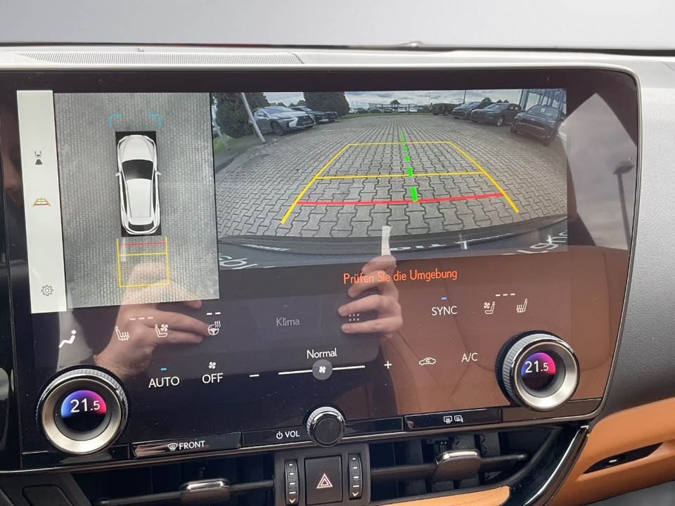 Lexus Seria NX 450h+ - foto 17