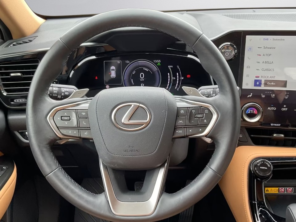 Lexus Seria NX 450h+ - foto 16