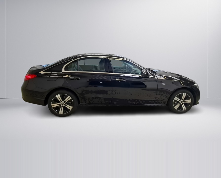 Mercedes-Benz C 300de 4MATIC (2)