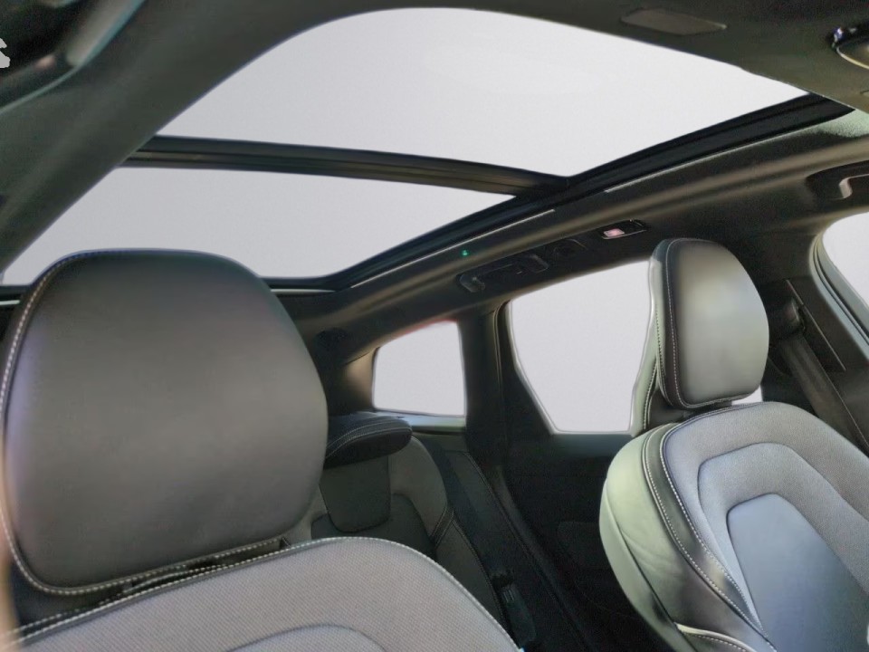 Volvo XC 60 R Design Recharge - foto 15