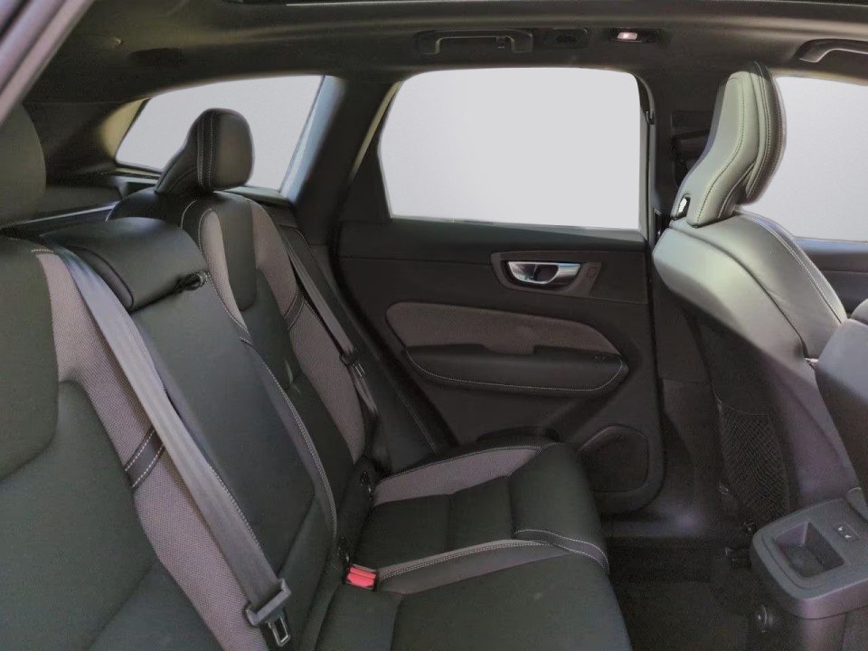 VOLVO XC60 2023 — imagine 16