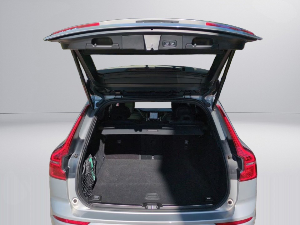Volvo XC 60 R Design Recharge - foto 17