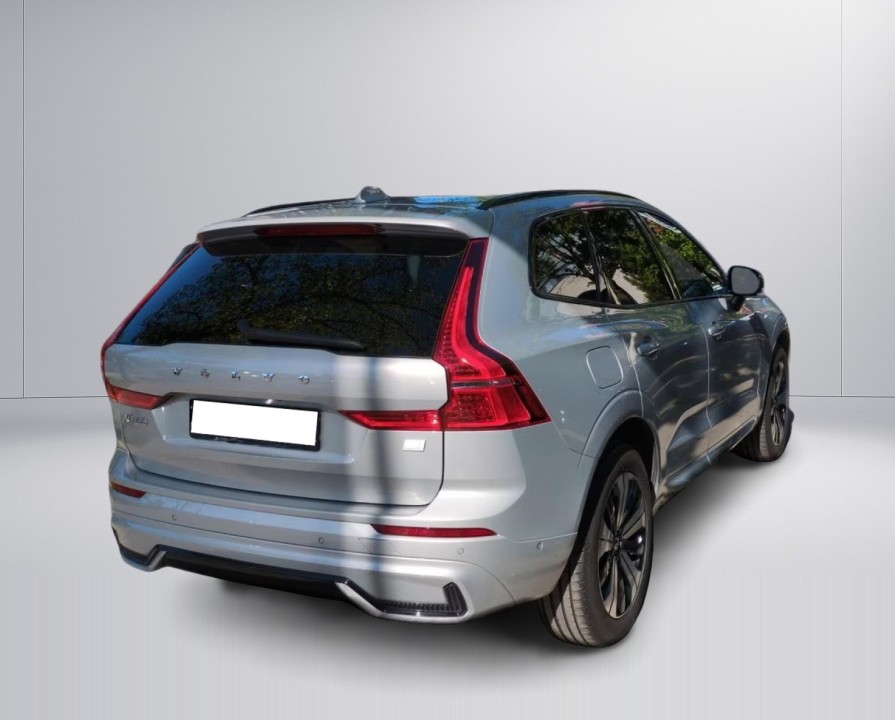 VOLVO XC60 2023 — imagine 2