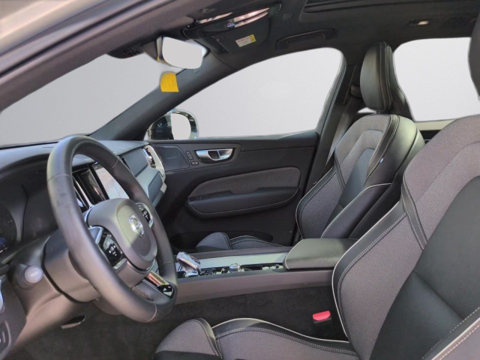 VOLVO XC60 2023 — imagine 14