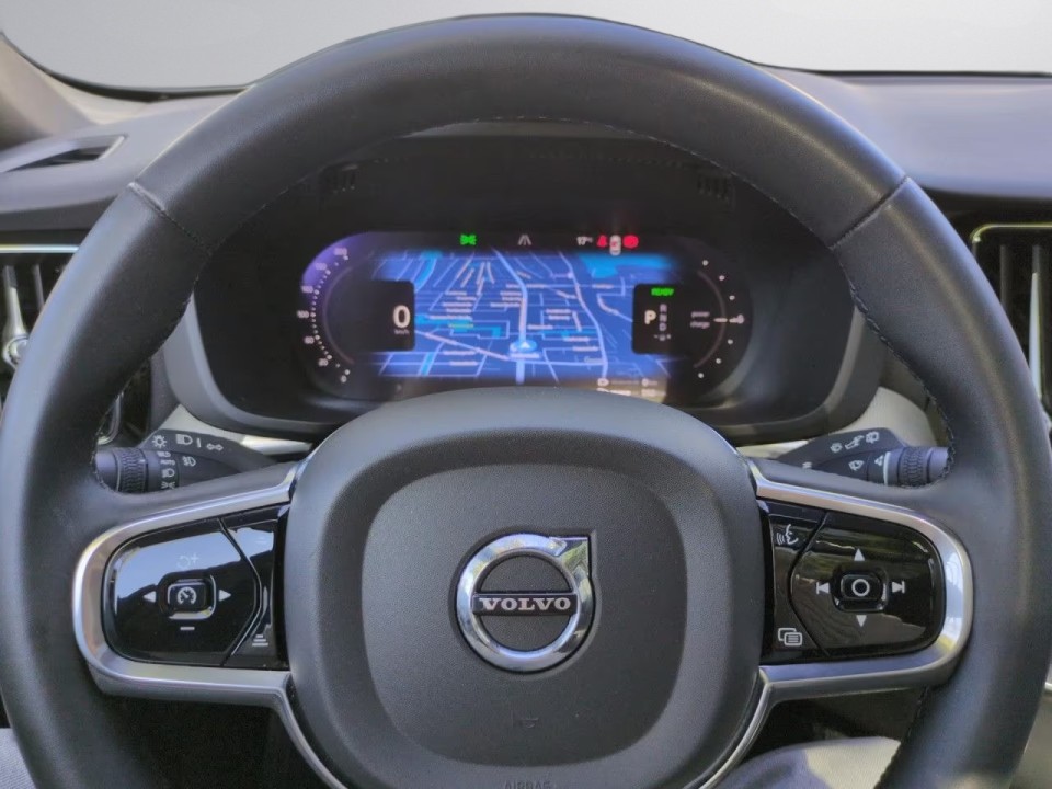 Volvo XC 60 R Design Recharge - foto 14