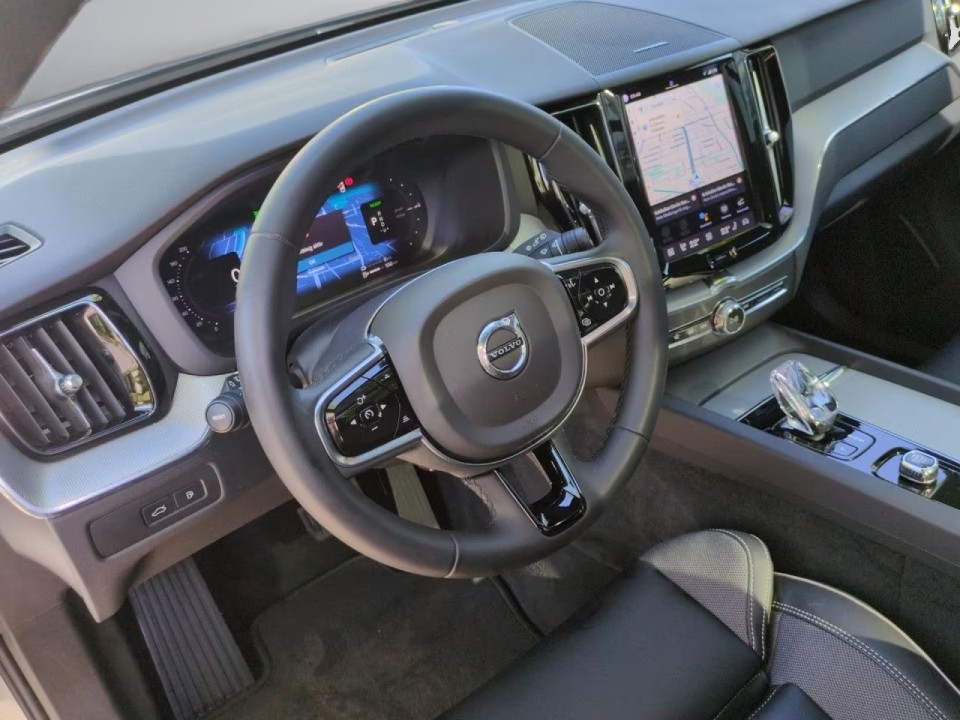 VOLVO XC60 2023 — imagine 20