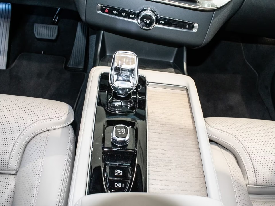 Volvo XC 90 T8 Recharge AWD Ultra Bright - foto 11