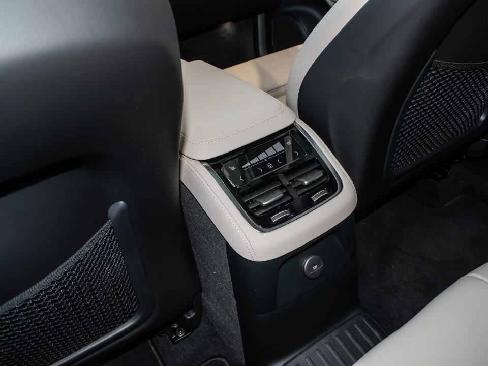 Volvo XC 90 T8 Recharge AWD Ultra Bright - foto 13