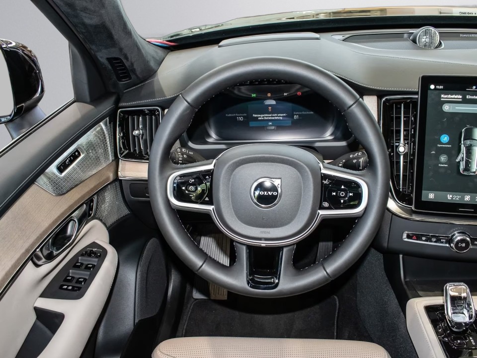 Volvo XC 90 T8 Recharge AWD Ultra Bright (4)