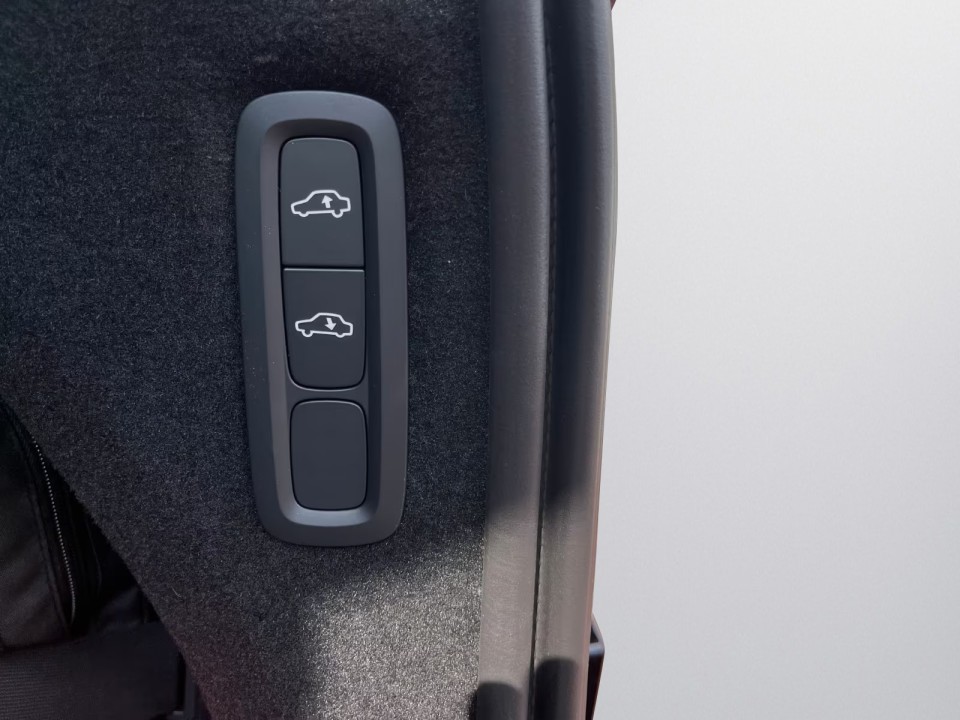 Volvo XC 90 T8 AWD Ultra Dark - foto 23