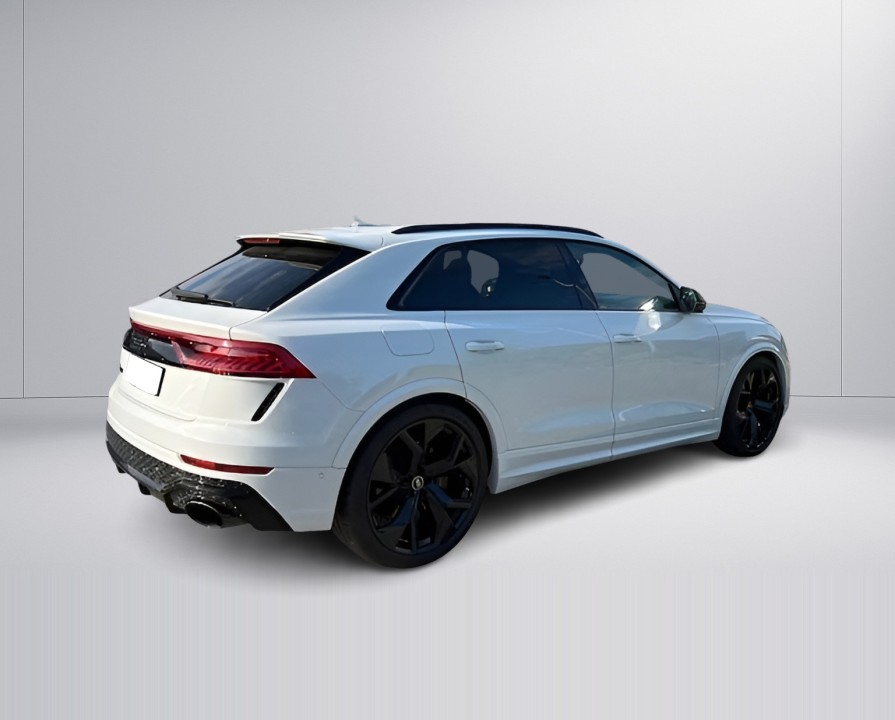 Audi RS Q8 (3)