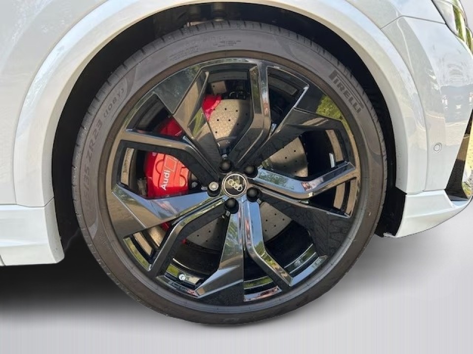 Audi RS Q8 - foto 10