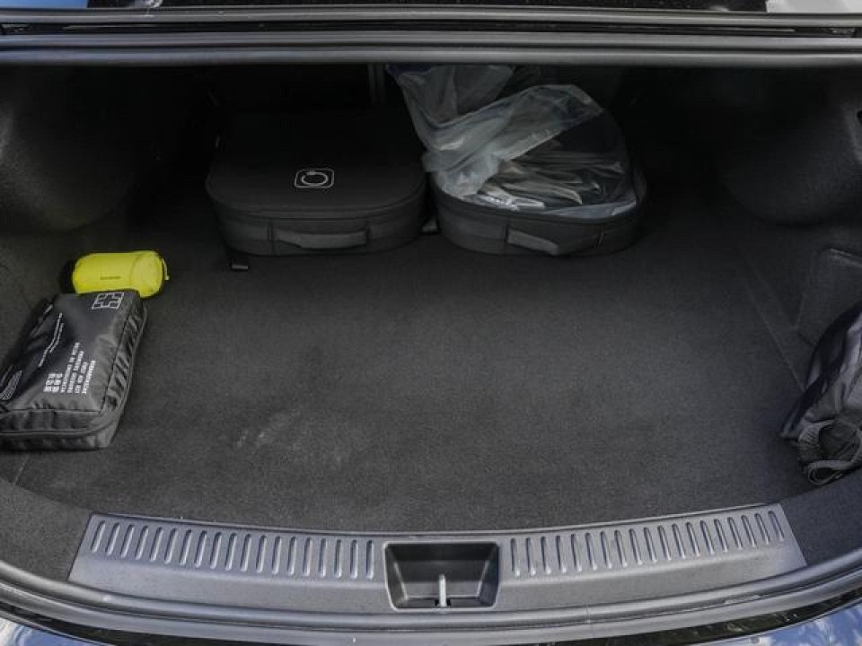 Mercedes-Benz E 400e 4MATIC AMG Line - foto 13