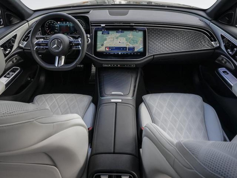 Mercedes-Benz E 400e 4MATIC AMG Line - foto 6