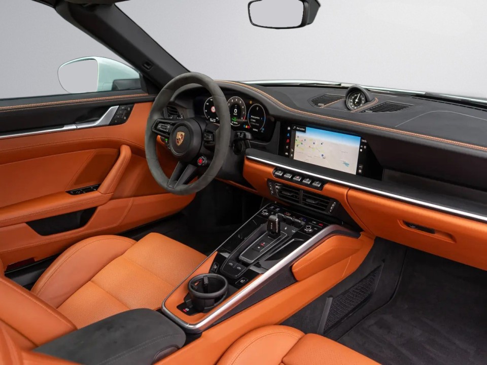 Porsche 911 Targa 4 GTS - foto 10