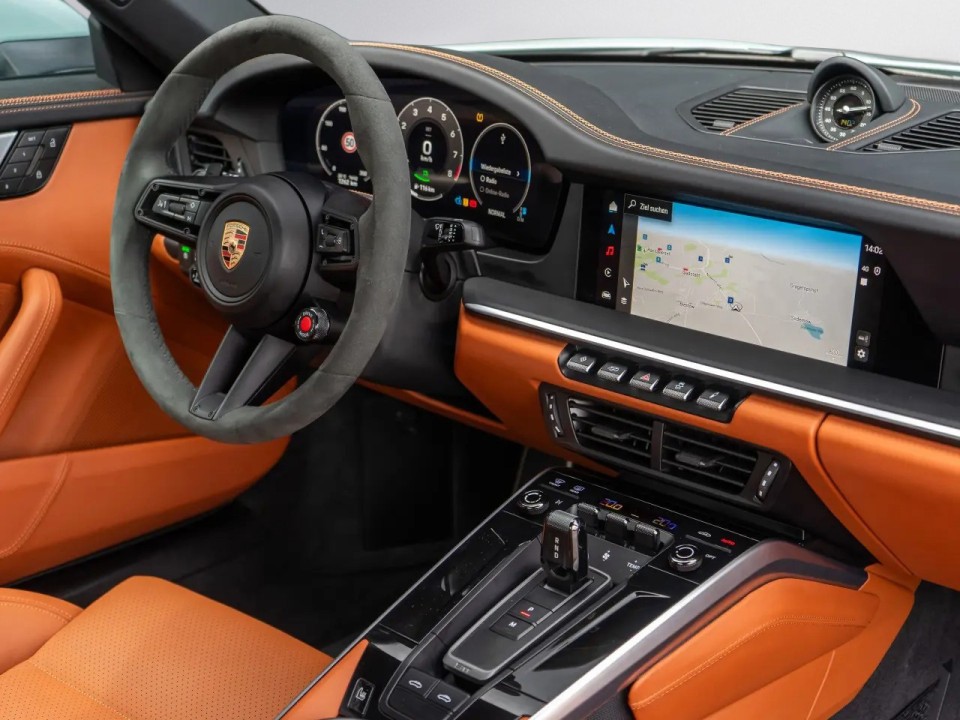Porsche 911 Targa 4 GTS - foto 9