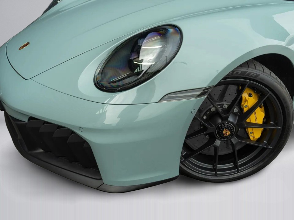 Porsche 911 Targa 4 GTS - foto 30