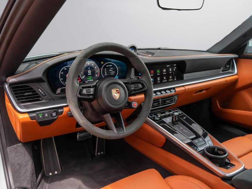 Porsche 911 Targa 4 GTS - foto 8