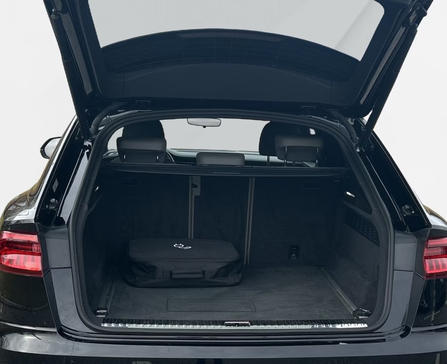 Audi Q8 55 TFSIe Quattro - foto 13