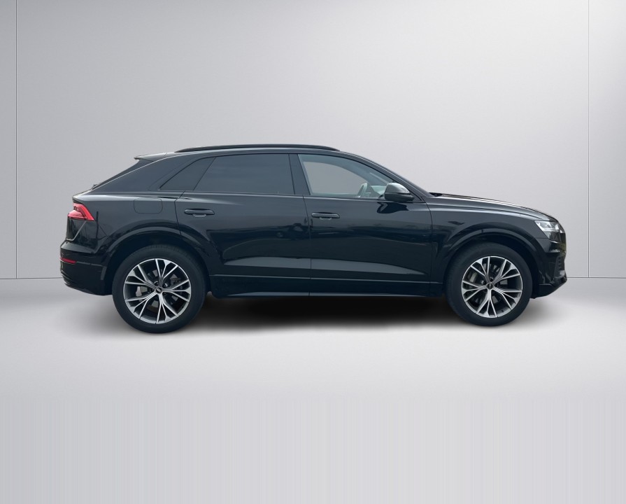 Audi Q8 55 TFSIe Quattro (2)