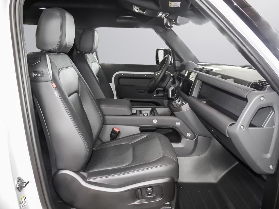 Land Rover Defender X-Dynamic SE D200 - foto 8