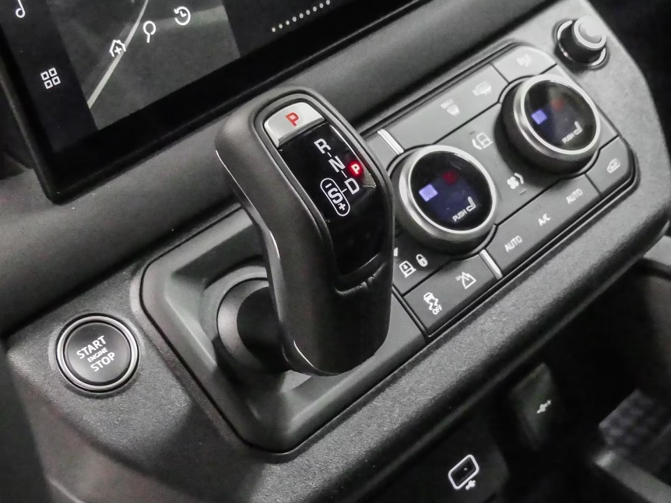 Land Rover Defender X-Dynamic SE D200 - foto 11