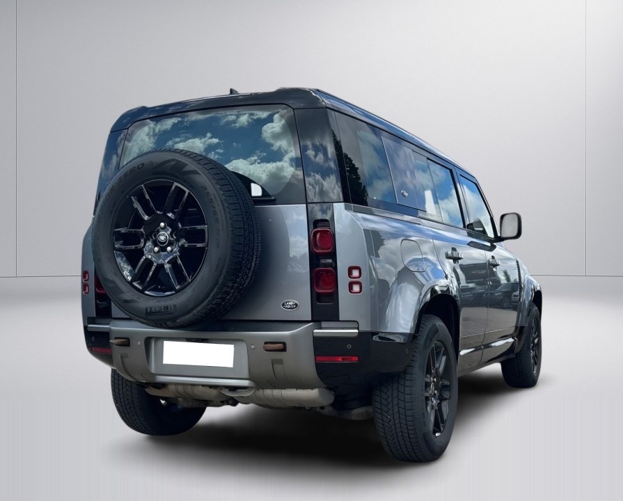 Land Rover Defender 110 D250 X-Dynamic (4)